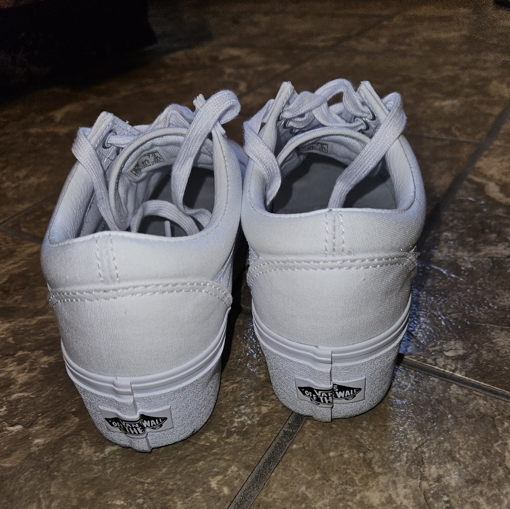 Vans stacked - Picture 2 of 4